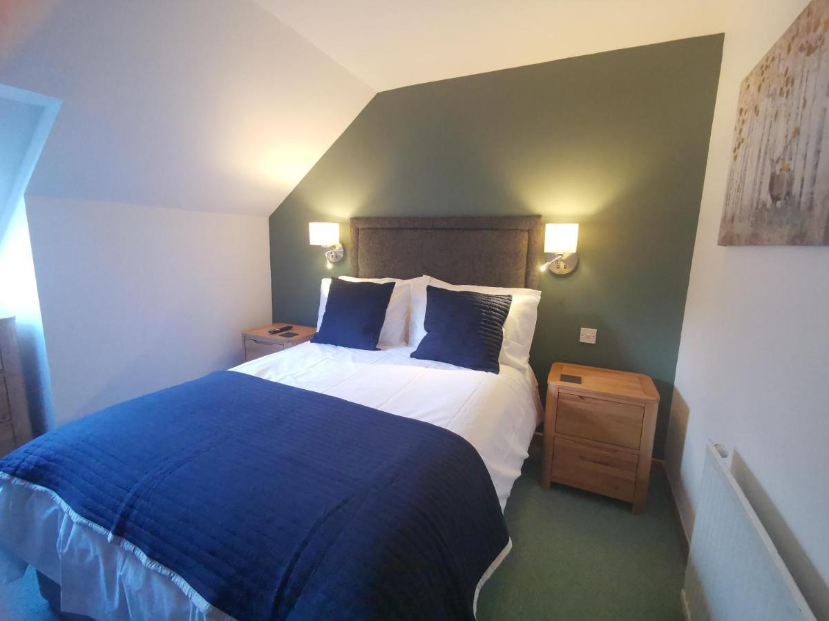 Lochbroom Lodge Ullapool Bagian luar foto