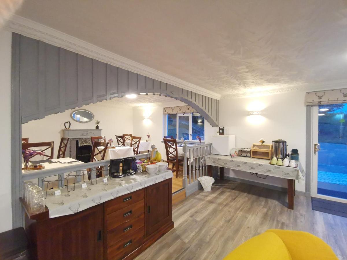 Lochbroom Lodge Ullapool Bagian luar foto