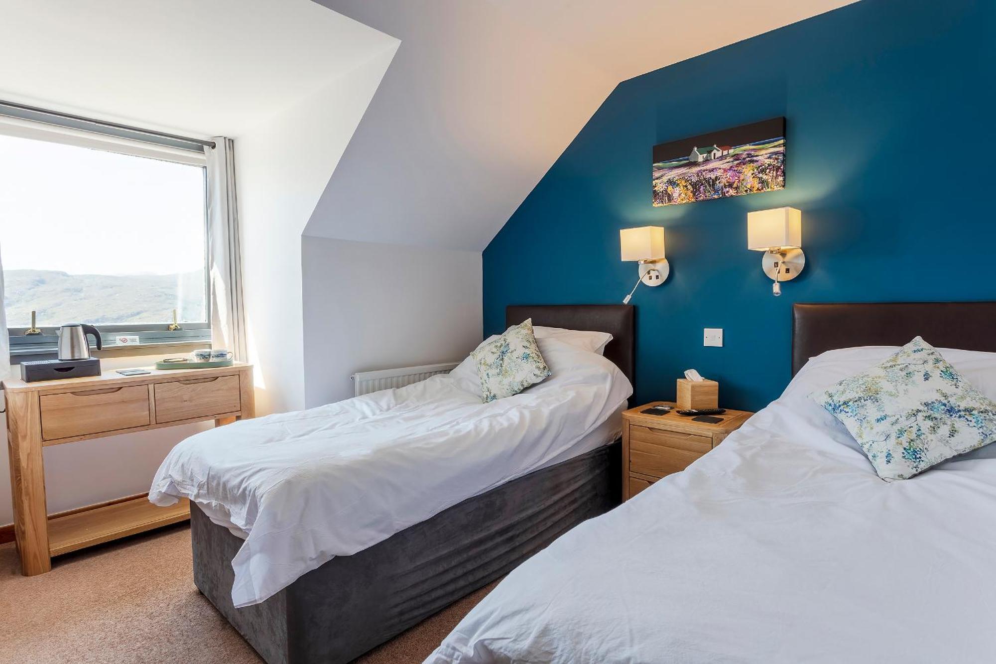Lochbroom Lodge Ullapool Bagian luar foto